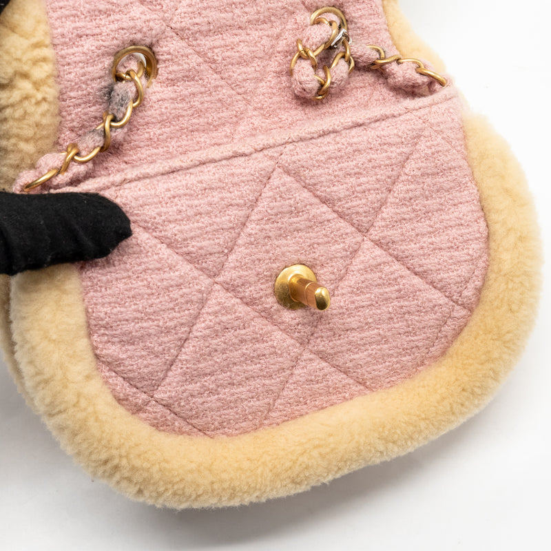 Chanel 22K Cozy Coco Round Flap Bag Tweed/Shearling Pink GHW (Microchip)