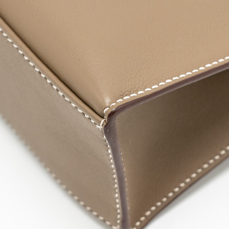 Hermes Kelly Pochette Swift Etoupe GHW Stamp W