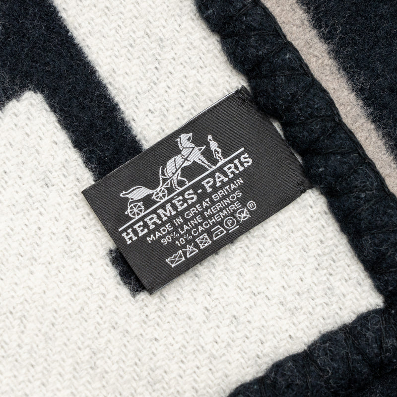 Hermes Avalon III Throw Blanket Merinos Wool/Cashmere Ecru/Noir
