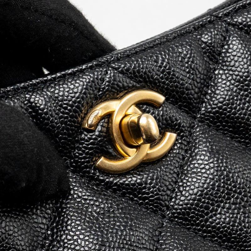 Chanel quilted hobo caviar black GHW (microchip)