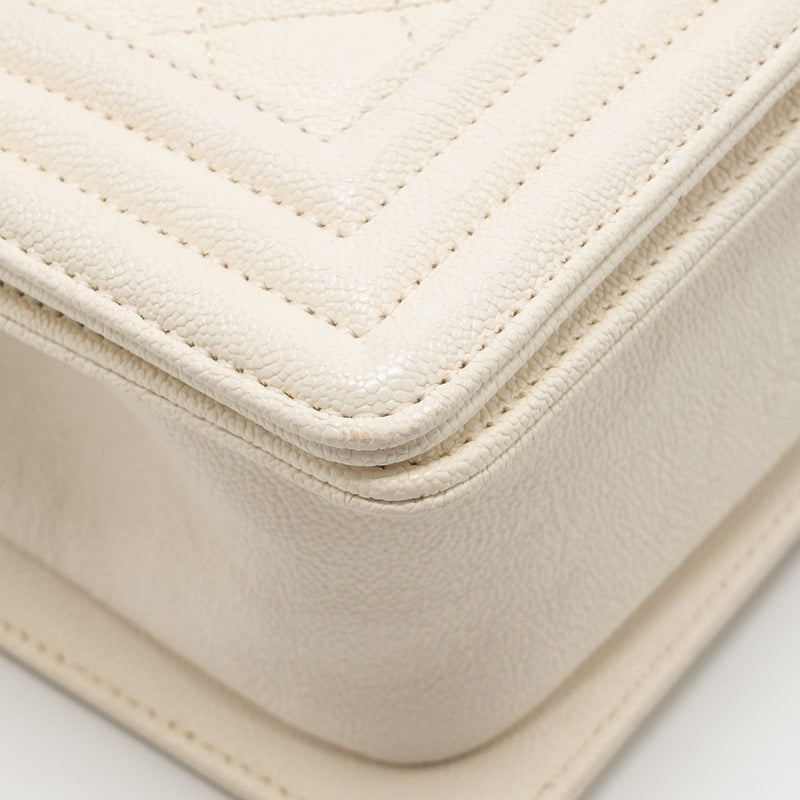Chanel Small boy bag caviar white LGHW