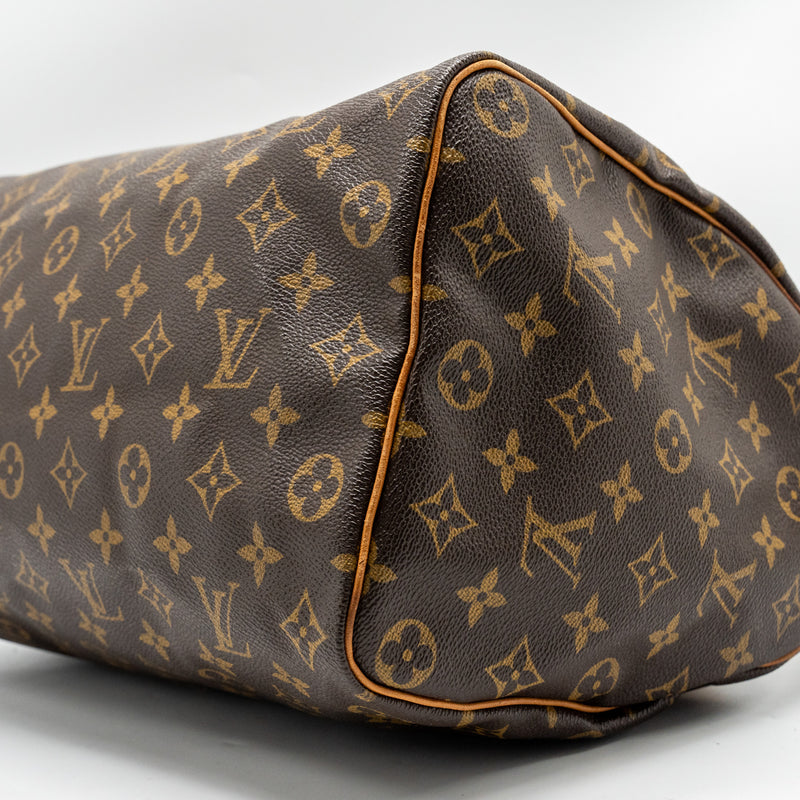 Louis Vuitton Speedy 35 Monogram Canvas GHW