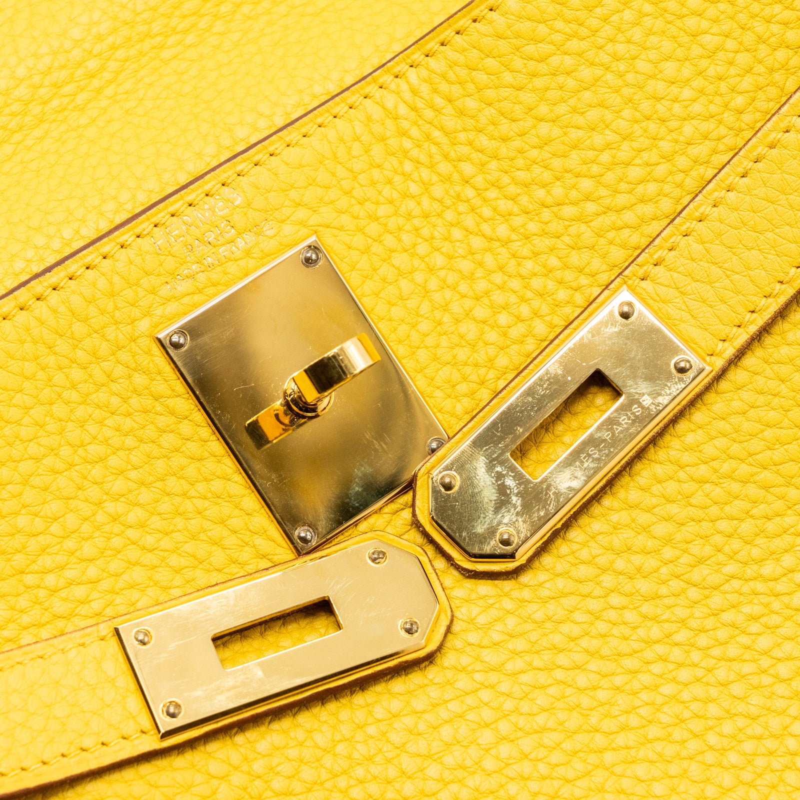 Hermes shoulder kelly clemence 9D Jaune Amber GHW Stamp Square N
