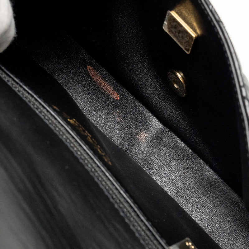 Chanel 23A quilted flap clutch calfskin black LGHW (microchip)