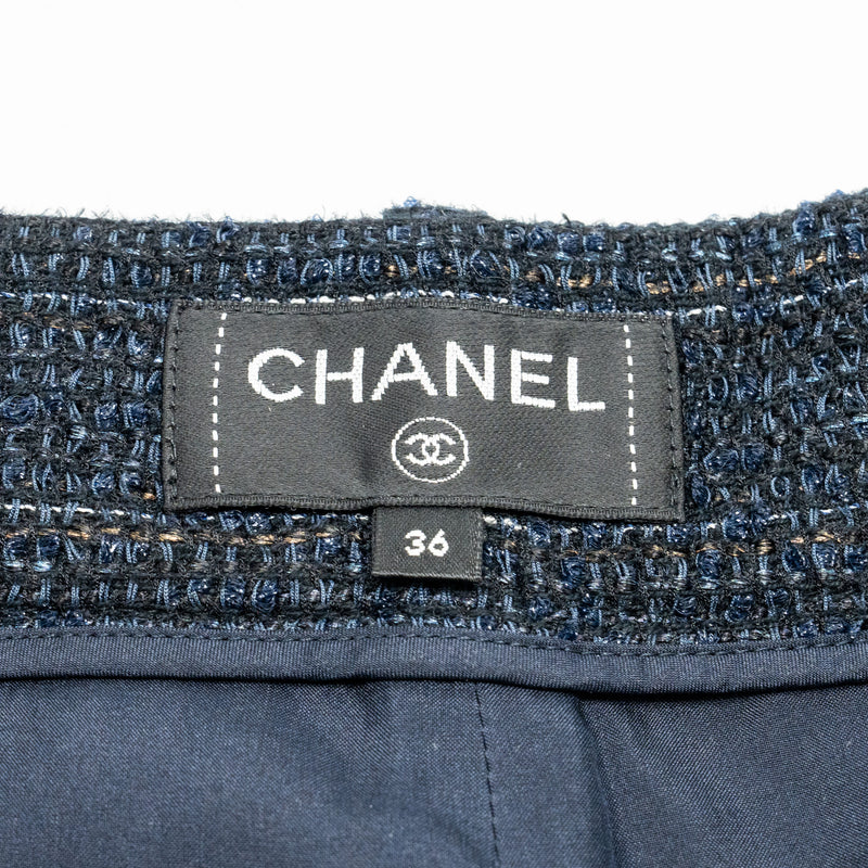 Chanel size 36 Knee-length shorts tweed black