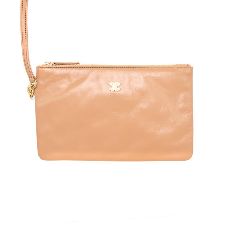 Chanel Medium 22 Bag Shiny Calfskin Caramel GHW (Microchip)