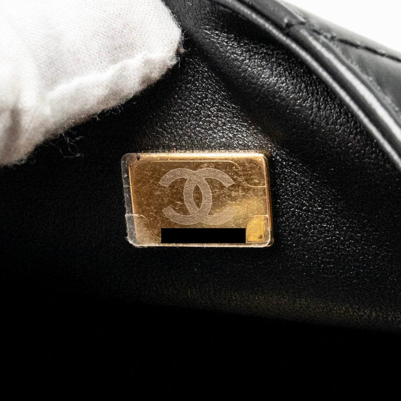 Chanel 23A quilted flap clutch calfskin black LGHW (microchip)
