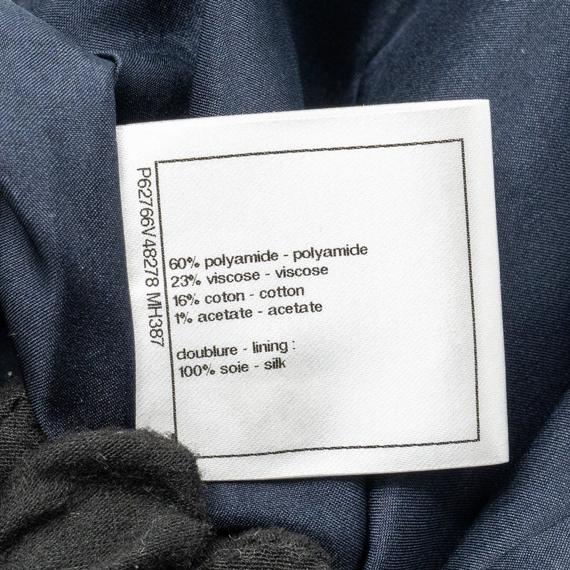 Chanel size 36 Knee-length shorts tweed black