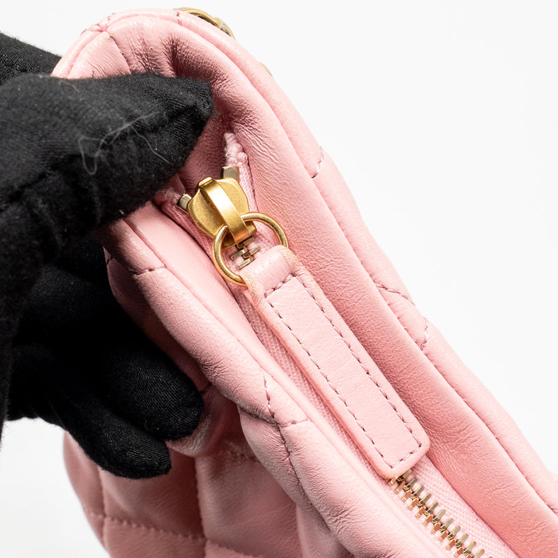 Chanel 22K Hobo Bag with Logo Chain Lambskin Pink GHW (Microchip)