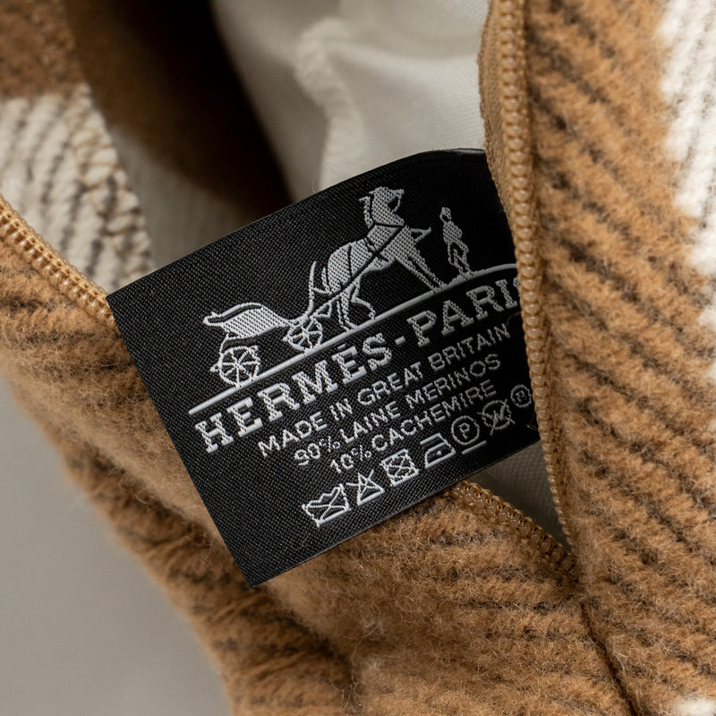 Hermes Avalon Pillow Small Model Merinos Wool/Cashmere Ecru/Camel