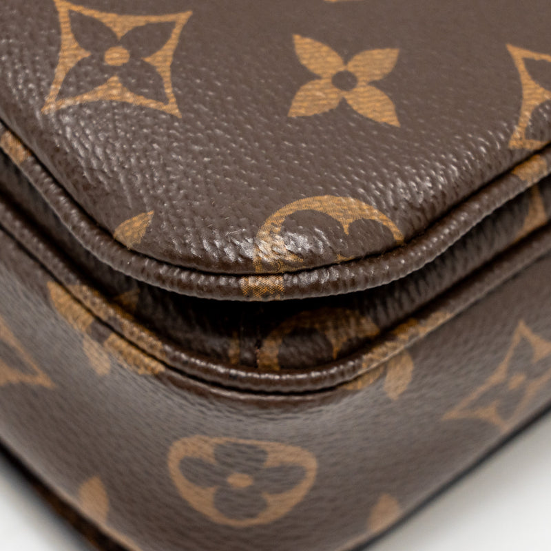 Louis Vuitton Pochette Metis monogram canvas GHW