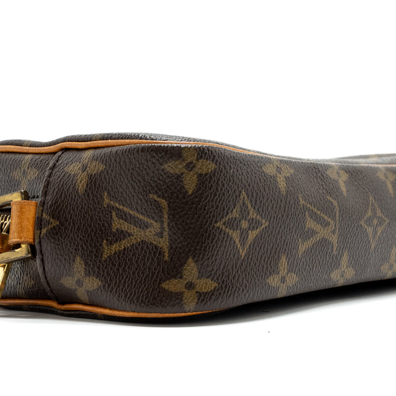 Louis Vuitton vintage cite clutch pochette monogram canvas GHW