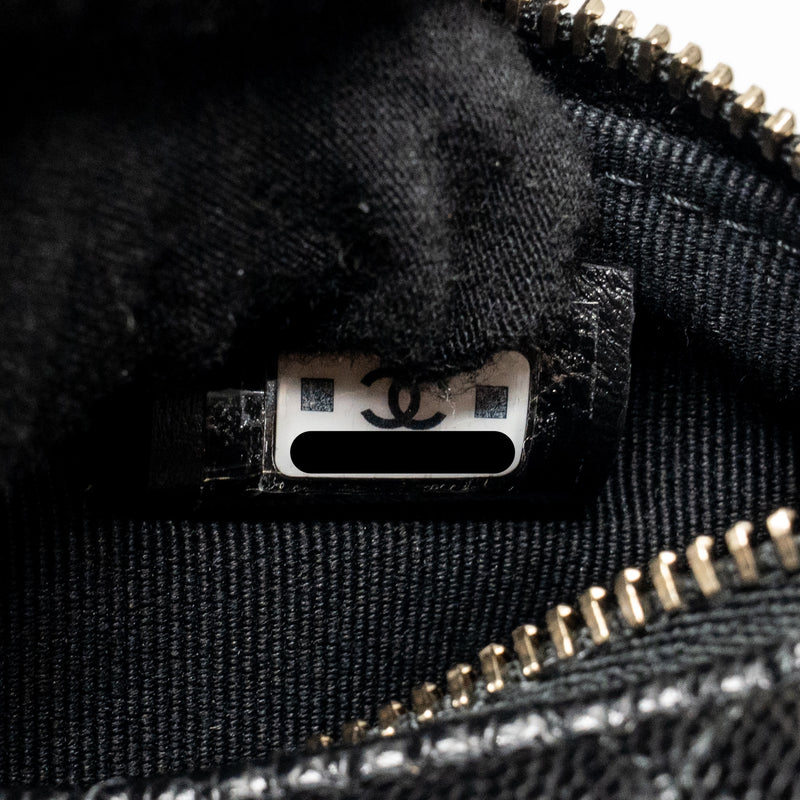 Chanel 25c detail cc logo quilted hobo bag caviar black LGHW (microchip)