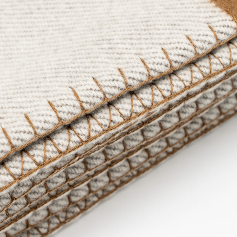 Hermes Avalon Throw Blanket Merinos Wool/Cashmere Ecru/Camel