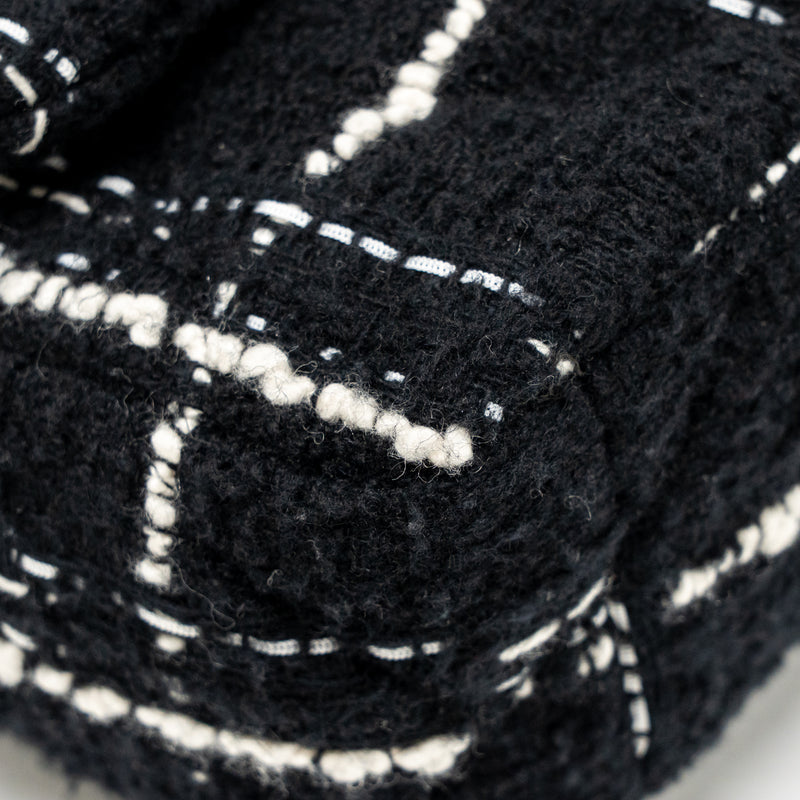 Chanel Small 19 Bag Tweed Black / White Multicolour Hardware (Microchip)