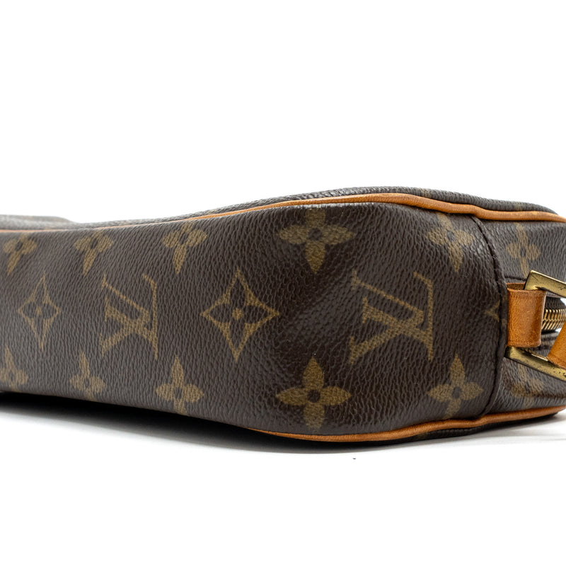 Louis Vuitton vintage cite clutch pochette monogram canvas GHW