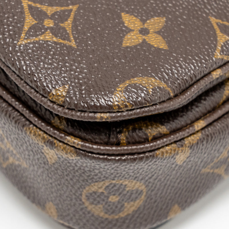 Louis Vuitton Pochette Métis Monogram Canvas GHW