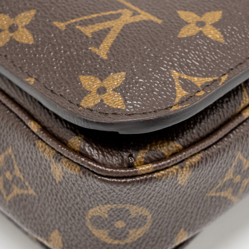 Louis Vuitton Pochette Métis Monogram Canvas GHW