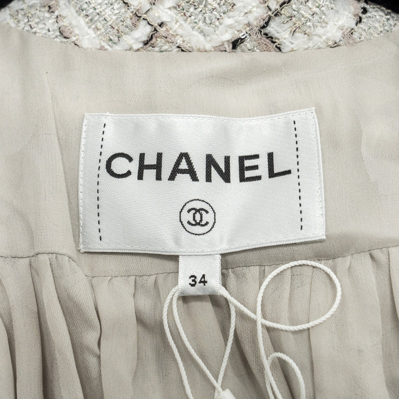 Chanel size 34 22C Tweed Short Jacket Light Grey/White/Black