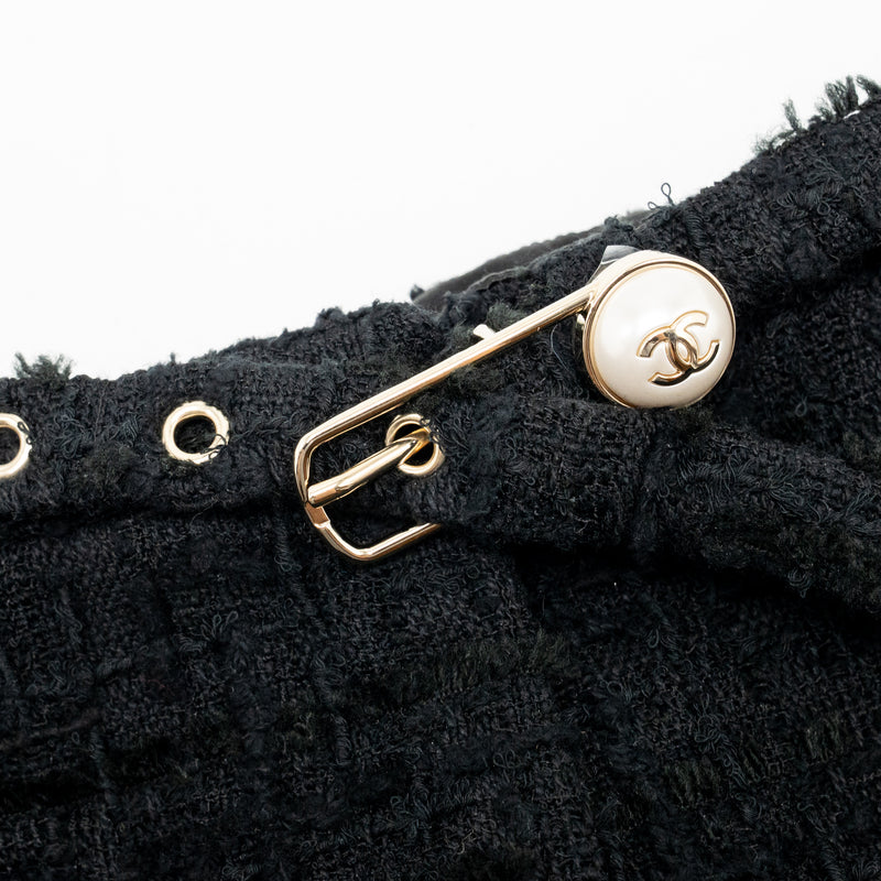 Chanel Size 34 20B Pearl CC Pants Tweed Black