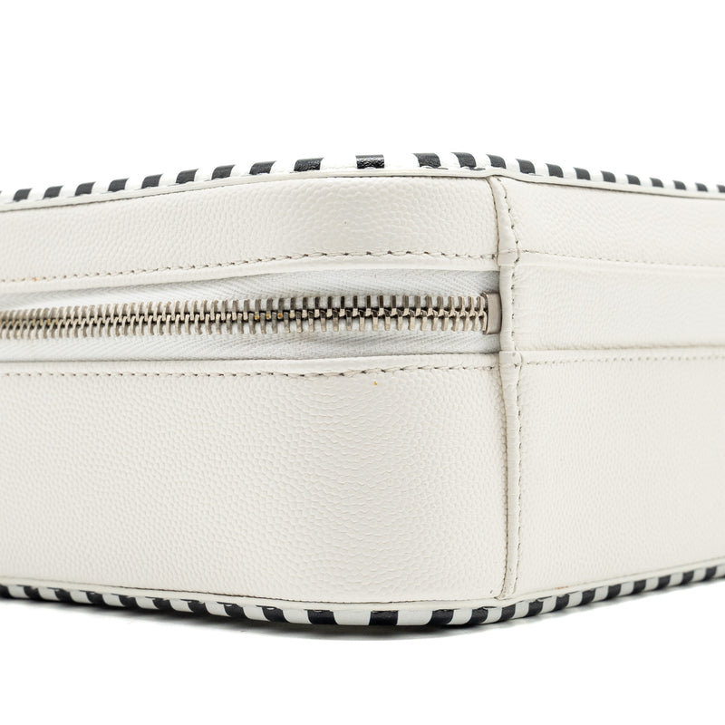 Chanel medium filigree camera bag caviar white/black SHW