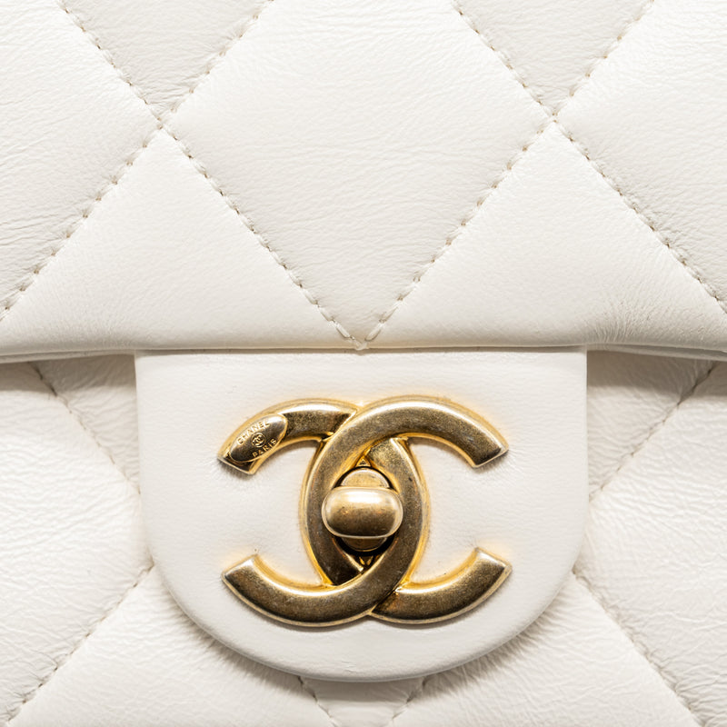Chanel 22S Giant Chain Flap Shoulder Bag Lambskin White Brushed GHW (Microchip)