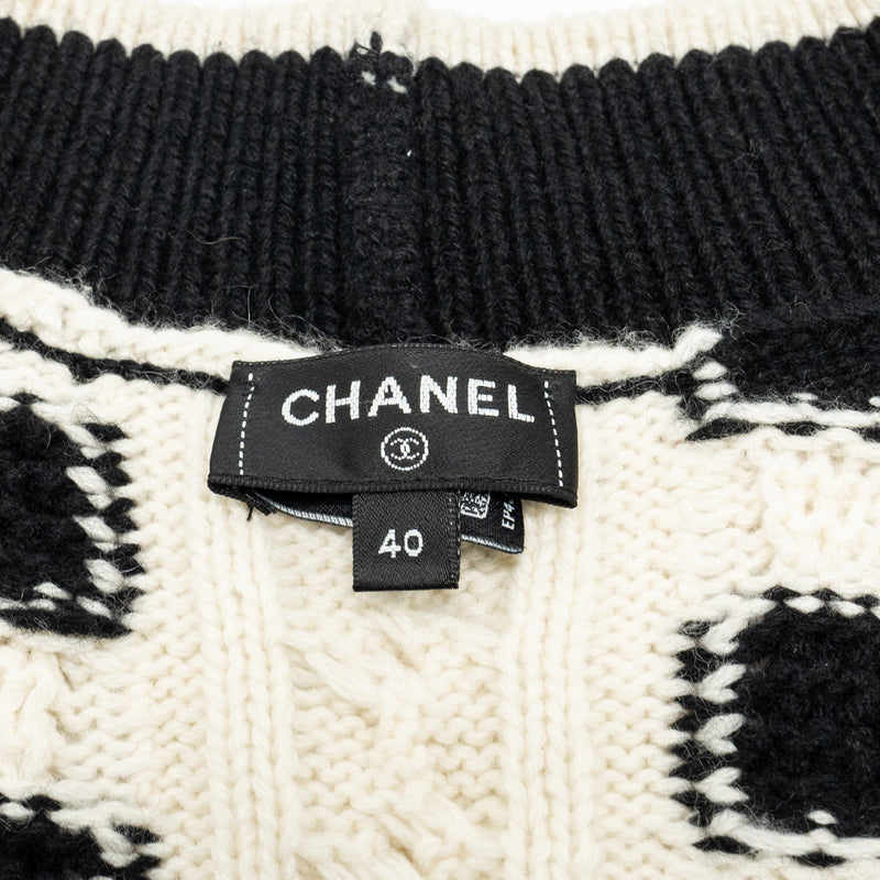 CHANEL Size 40 Sweater Cashmere Black/ White