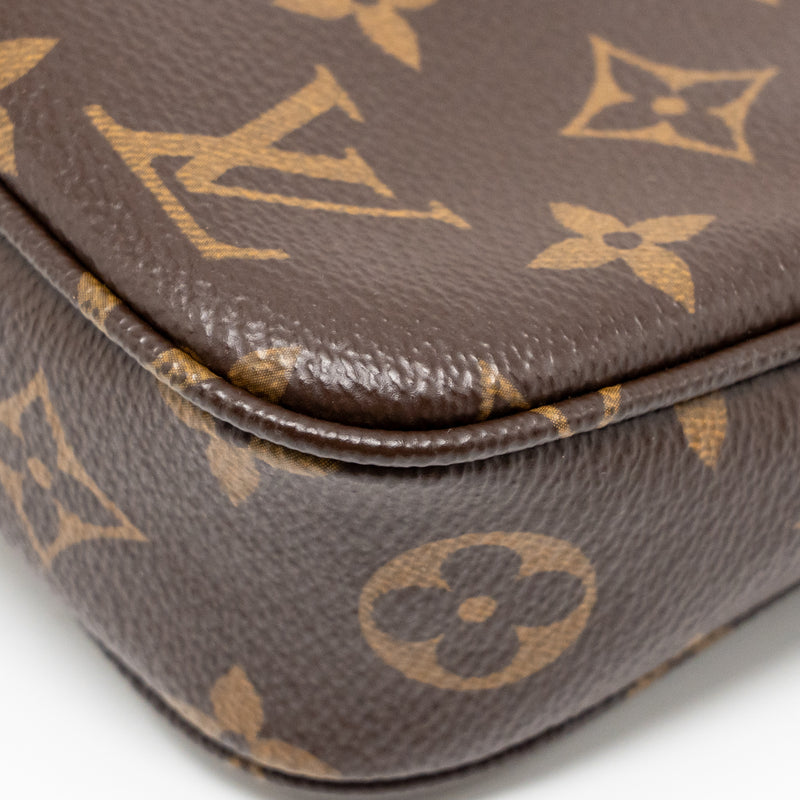 Louis Vuitton Pochette Accessories Monogram Canvas GHW
