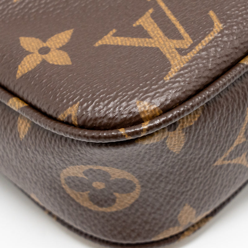 Louis Vuitton Pochette Accessories Monogram Canvas GHW