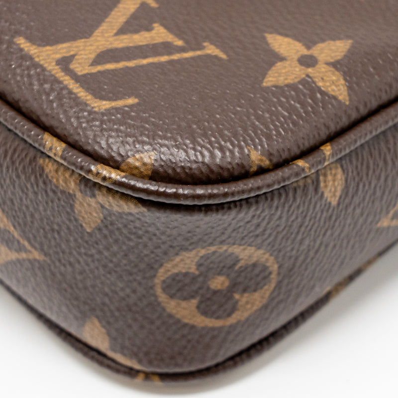 Louis Vuitton Pochette Accessories Monogram Canvas GHW