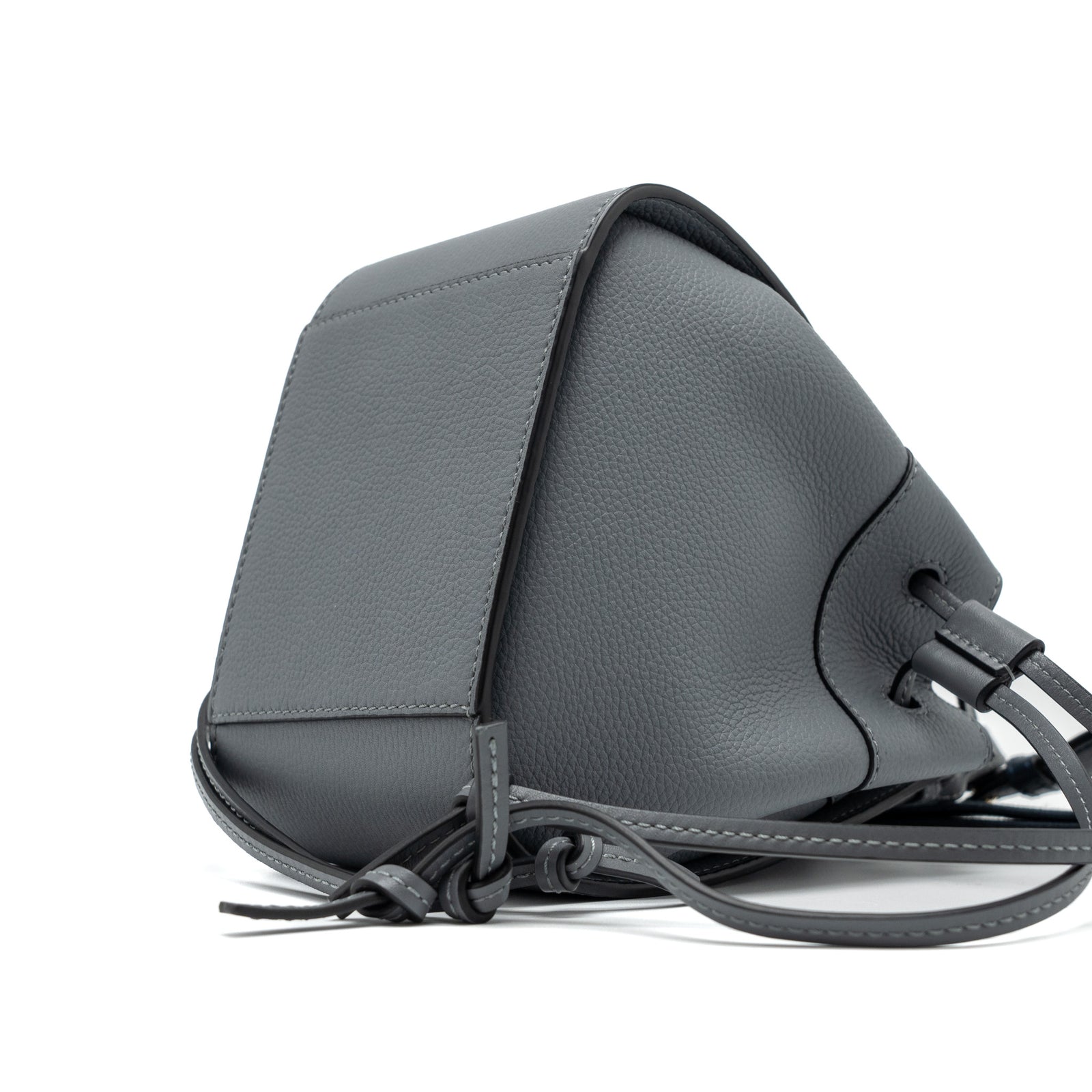 LOEWE HAMMOCK ASPHALT GREY 2WAYバッグ 国内発送 Loewe Mini Hammock Drawstring in Soft Grained Calfskin
