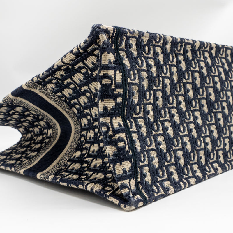 Dior Large Book Tote Oblique Embroidery Ecru/Blue