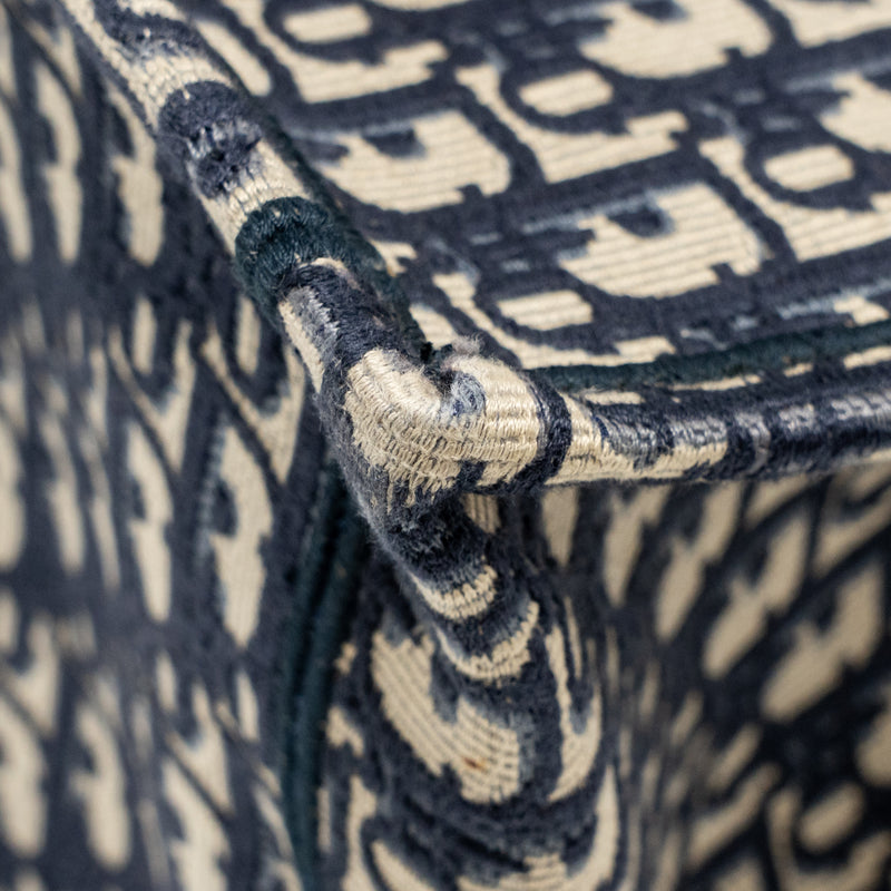 Dior Large Book Tote Oblique Embroidery Ecru/Blue