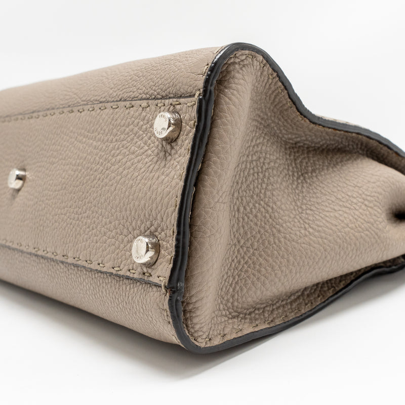 Fendi Iseeu medium peekaboo Calfskin Grey SHW