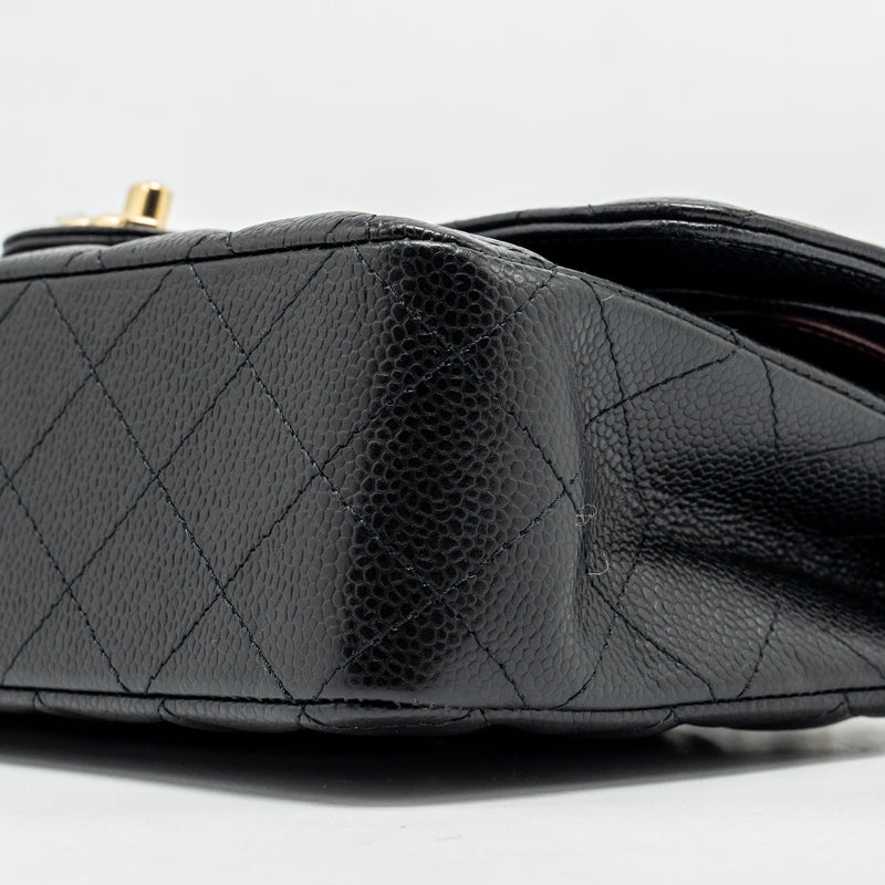 Chanel medium classic double flap bag Caviar black GHW (microchip)