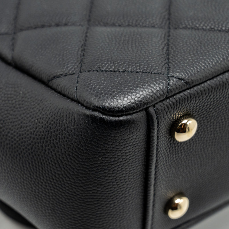 Chanel Medium Business Affinity Caviar black LGHW