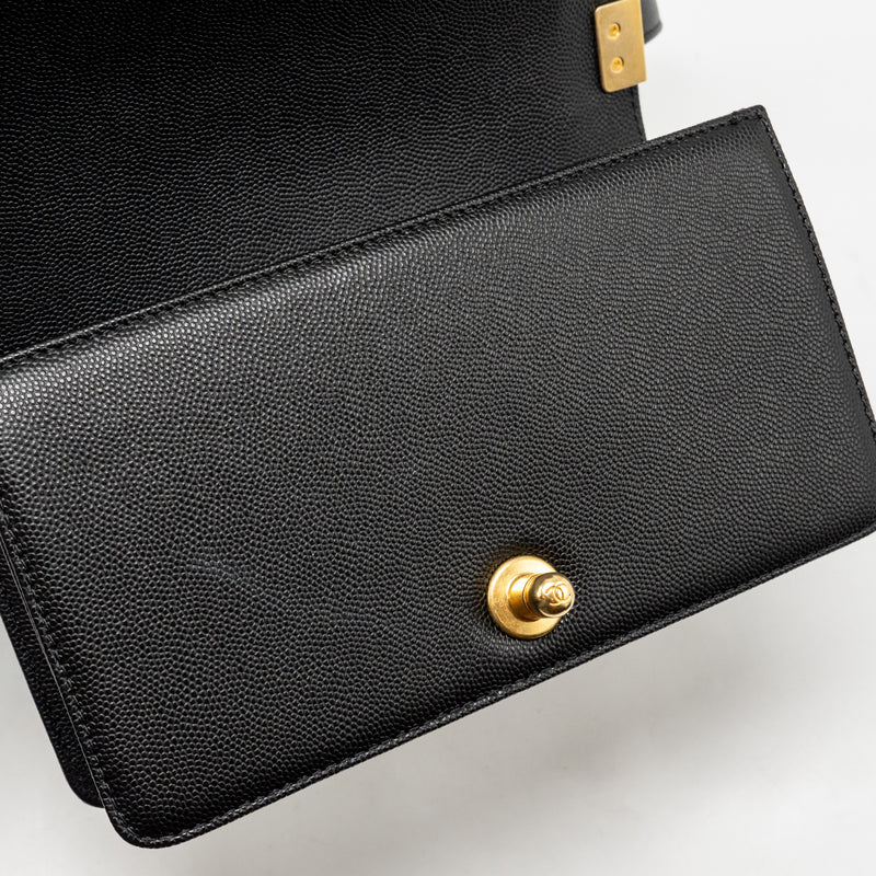 Chanel small boy bag caviar black GHW (microchip)