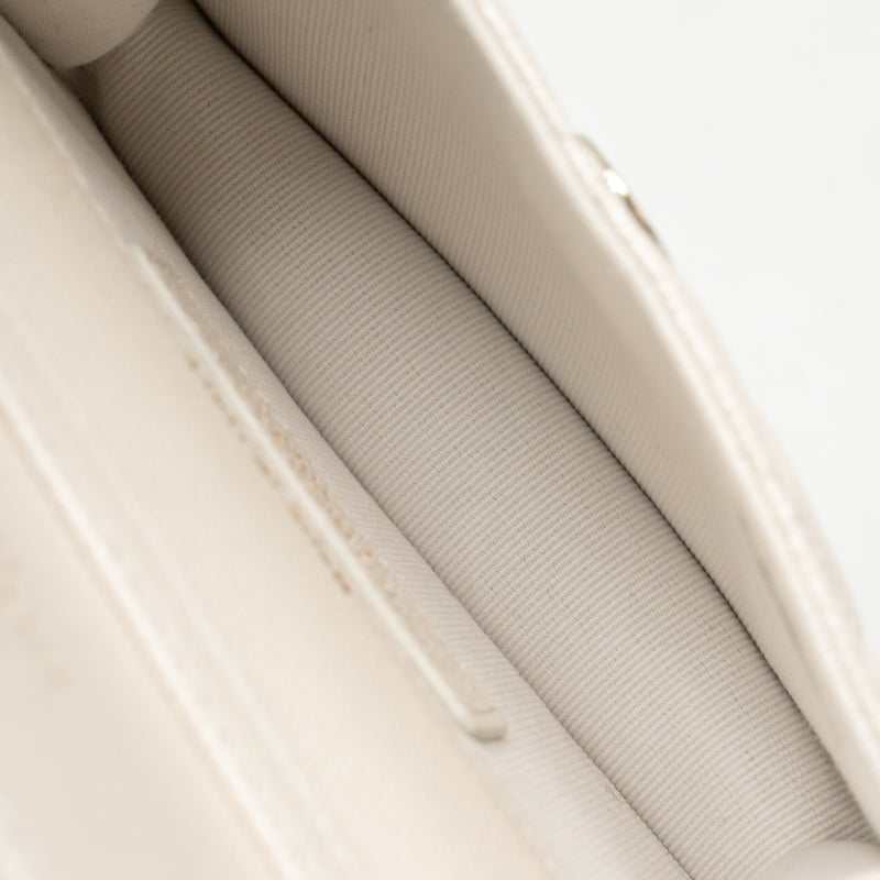 Chanel Jewellery CC Mini Flap Clutch with Chain Caviar Pearly White LGHW (Microchip)