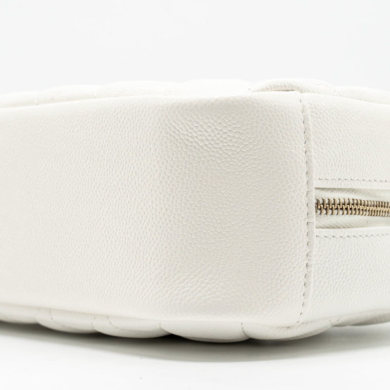Chanel timeless classic pouch grained calfskin white LGHW (microchip)
