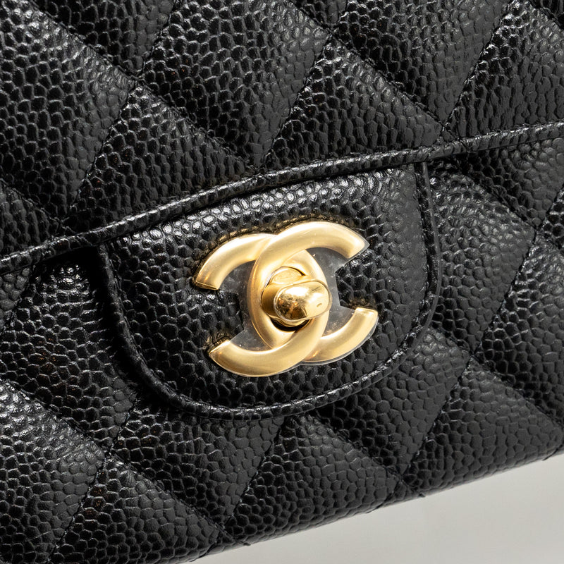 CHANEL Medium Classic Double Flap Bag Caviar Black GHW (Microchip)