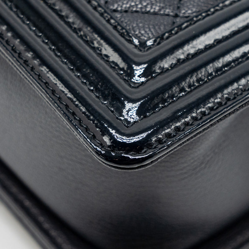 Chanel Medium Boy Bag Grained Calfskin Navy Ruthenium Hardware