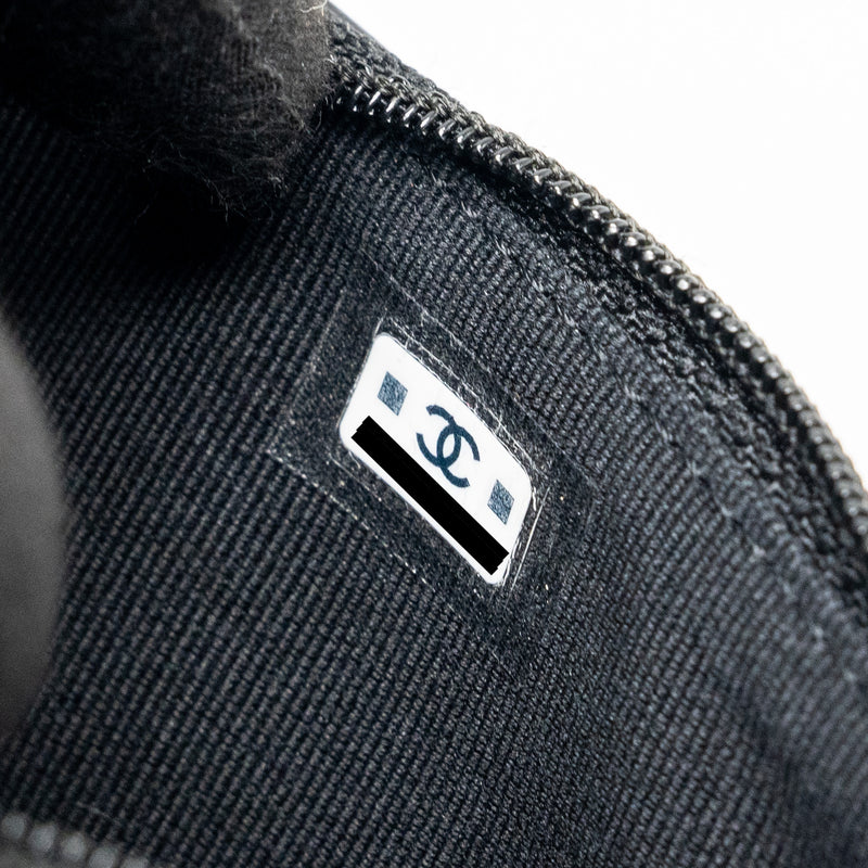 Chanel boy chain clutch caviar black LGHW (microchip)