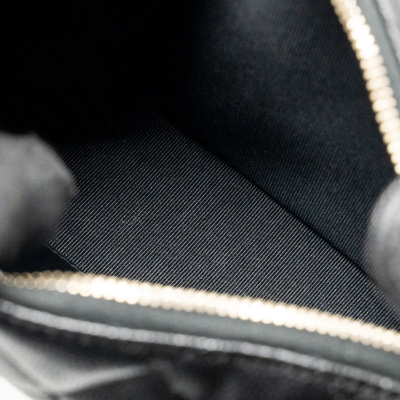 Chanel 25c Detail CC Logo Quilted Hobo Bag caviar black LGHW (microchip)