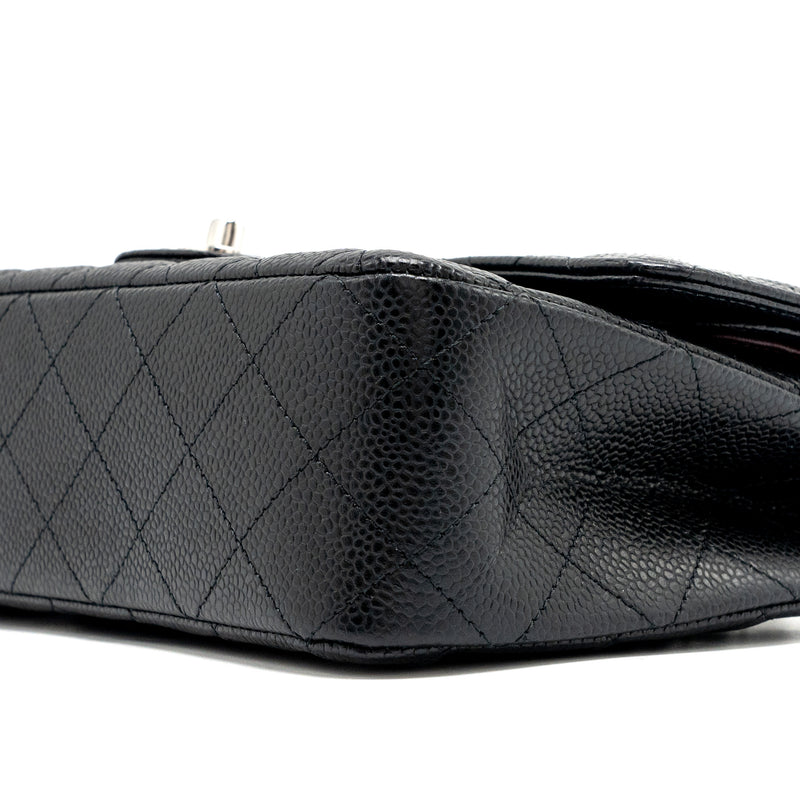 Chanel Medium Classic Double Flap bag caviar black SHW (microchip)