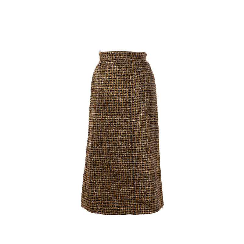 Chanel size 34 18A tweed long skirt gold / black