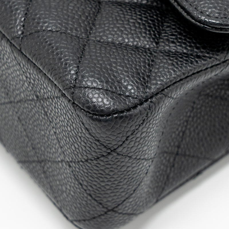 Chanel Medium classic Double Flap Bag Caviar Black GHW