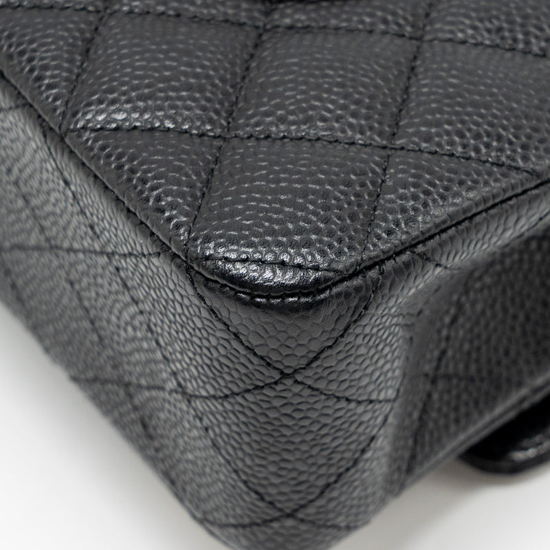 Chanel Medium classic Double Flap Bag Caviar Black GHW