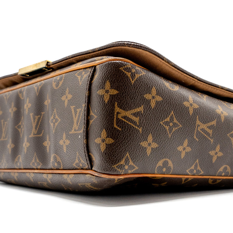 Louis Vuitton Men’s Messenger Bag Monogram canvas GHW