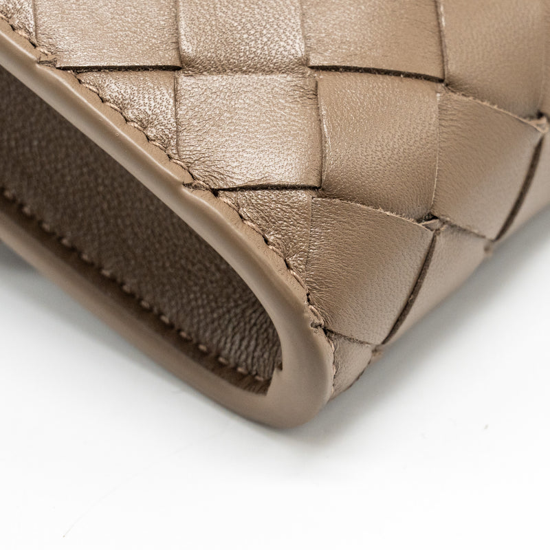 Bottega Veneta Andiamo Clutch Lambskin Pinecone GHW