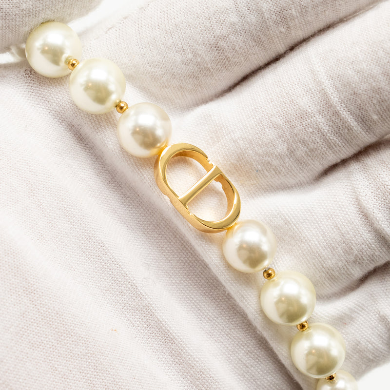 Dior 30 Montaigne Short Pearl Necklace Gold Tone